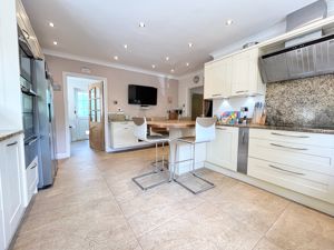 Photo 30- click for photo gallery